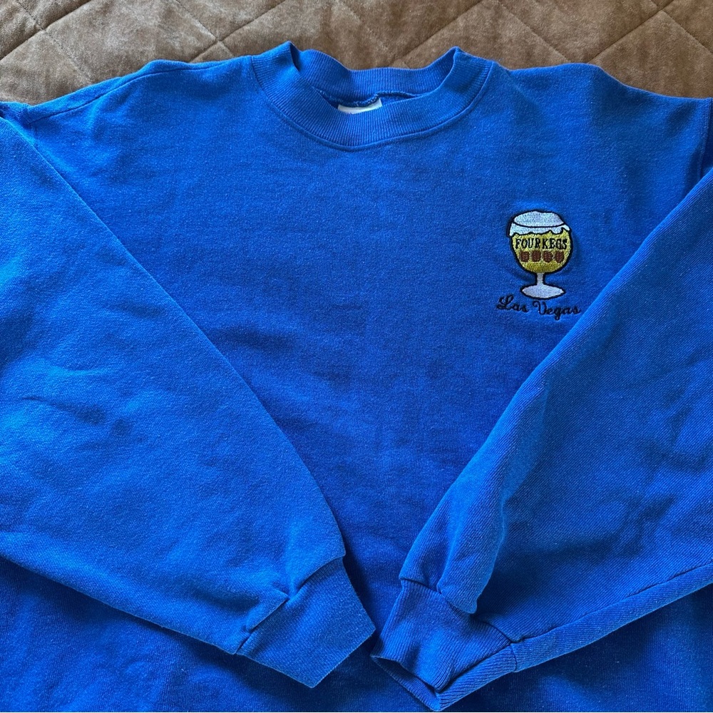 Vintage Four Kegs Sports Pub Las Vegas Sweatshirt Guy Fieri Stromboli XL Blue